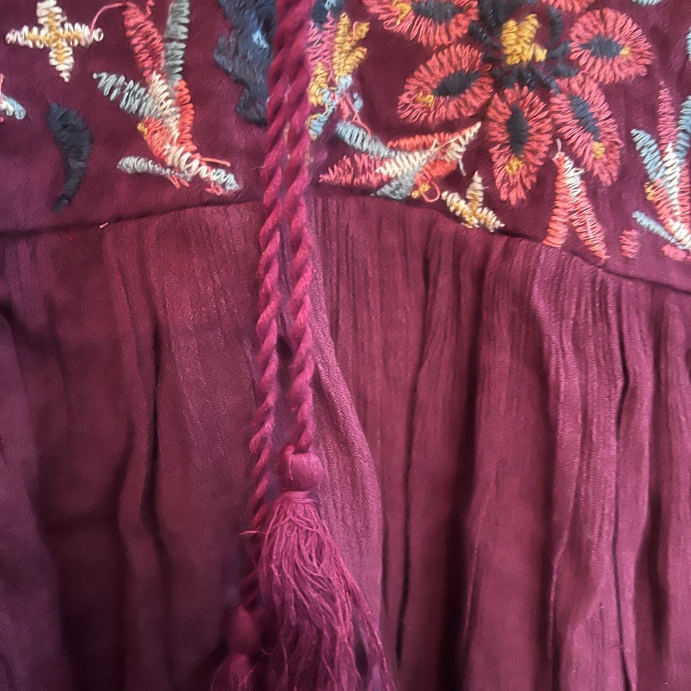 American Eagle Outfitters Burgundy Floral Embroidered Blouse. Medium - Picture 4 of 9